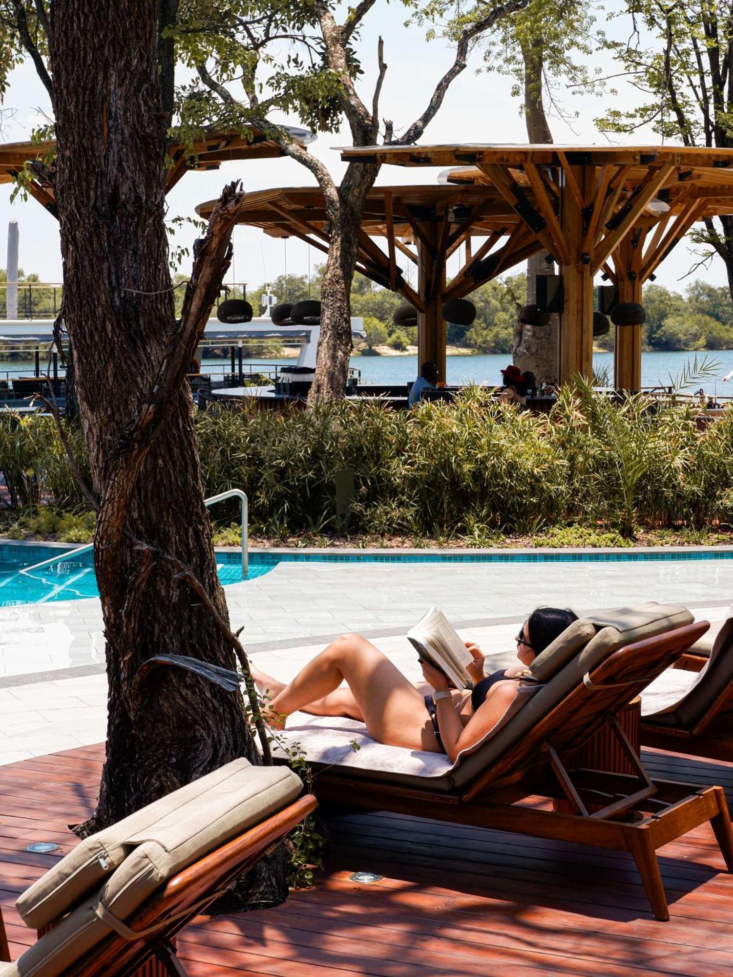 Radisson Blu Mosi-Oa-Tunya Livingstone Resort Exterior foto